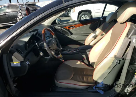 2005 Mercedes-Benz Sl 500 z USA, uszkodzony, nr VIN WDBSK75FX5F102952